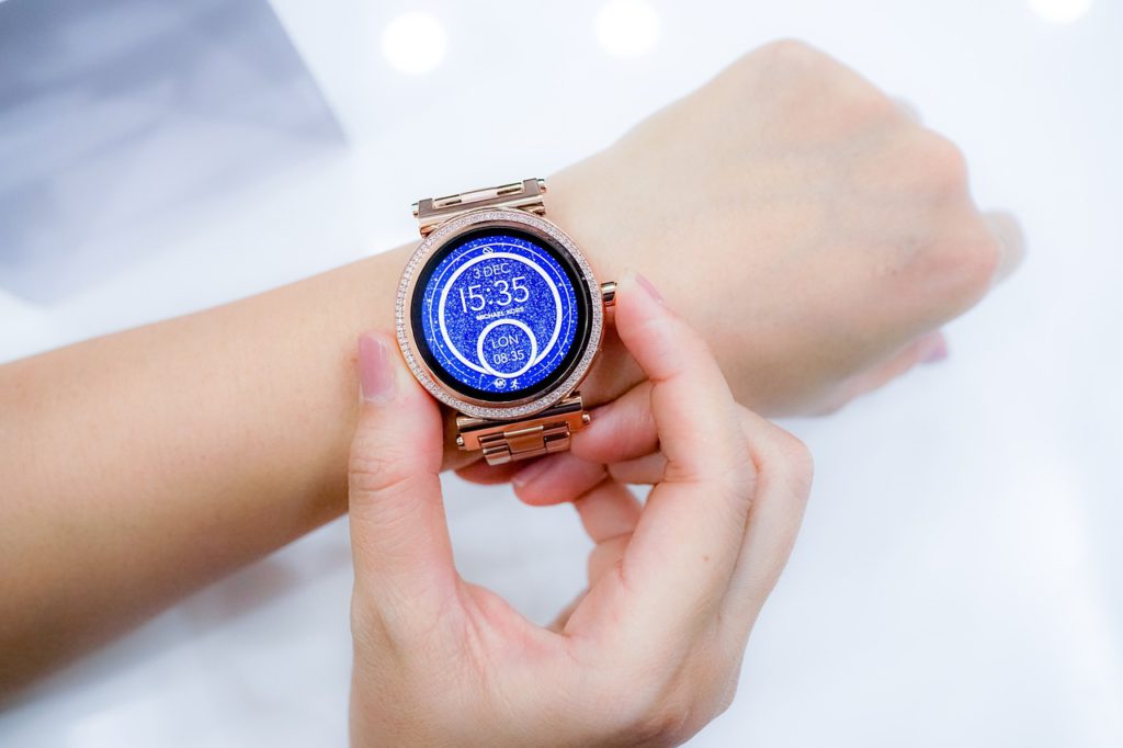 Chytré hodinky pro ženy: Jak vybrat ideální model pro váš aktivní životní styl